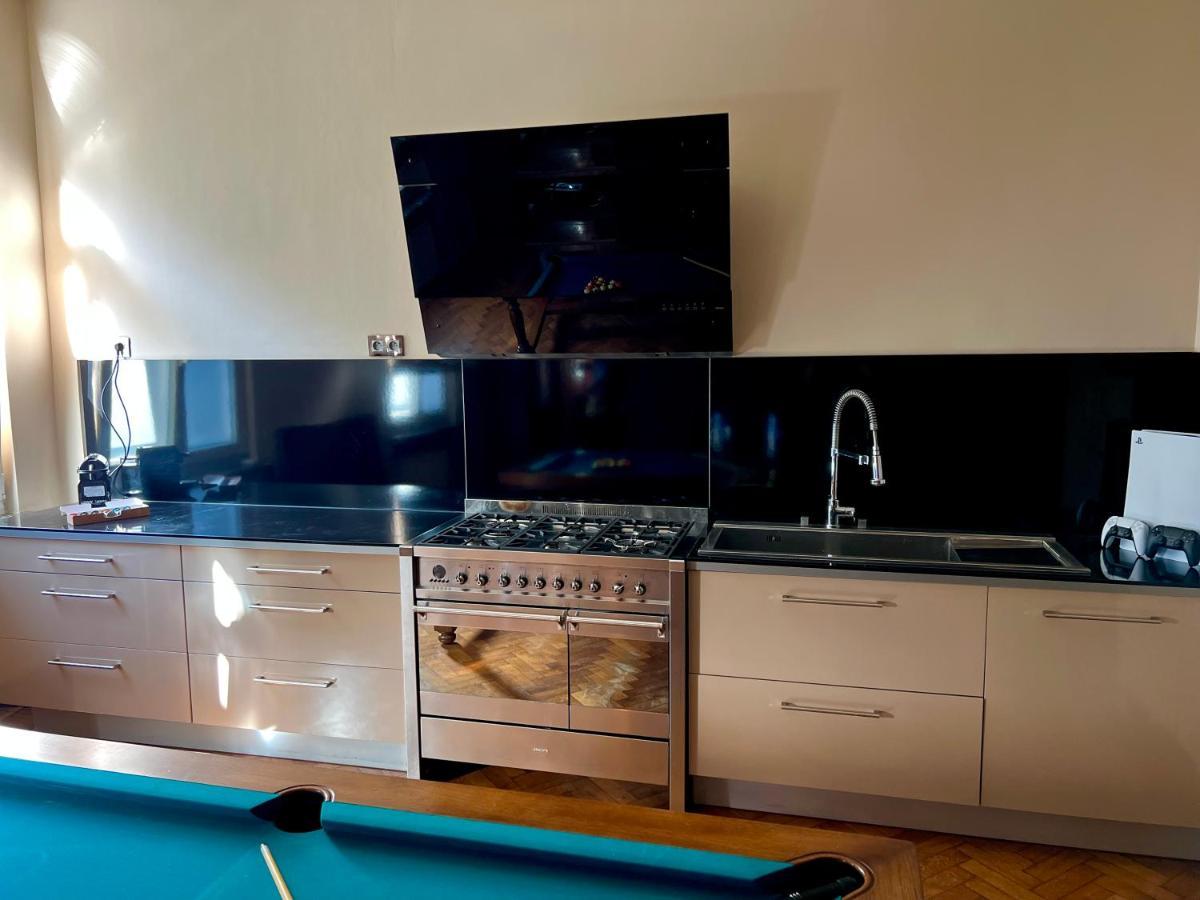 Capsule Casino - Jacuzzi - Billard - Netflix - Console & Jeux Apartment Mons Ngoại thất bức ảnh
